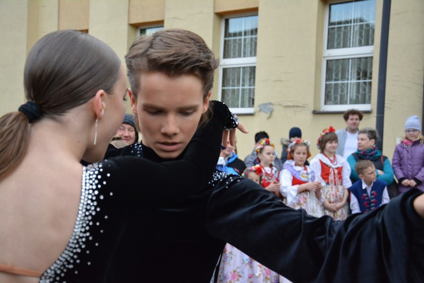 Tancerze opanowali centrum Piekar Śląskich