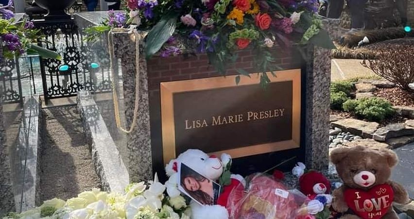 Lisa Marie Presley spoczęła w grobie obok swojego syna...