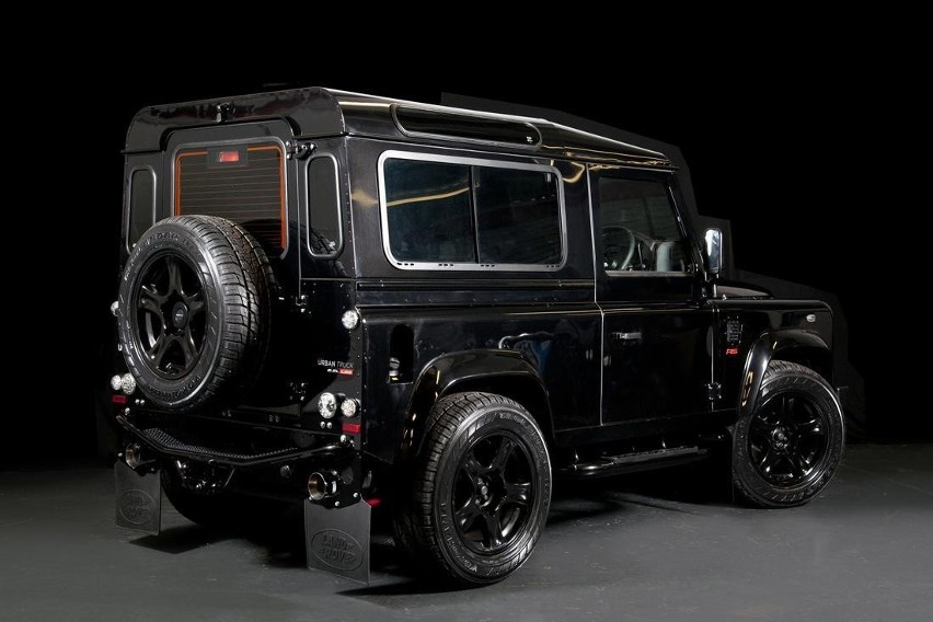 Land Rover Defender Ultimate RS / Fot. Urban Truck