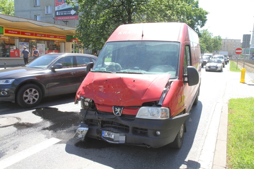 Wypadek na Piłsudskiego. Ogromne korki w centrum 