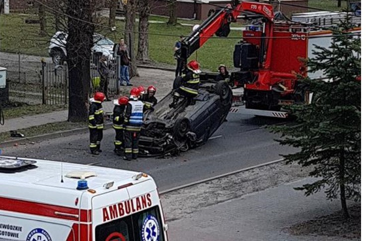 Wypadek w Katowicach na skrzyżowaniu ulic Armii Krajowej i...