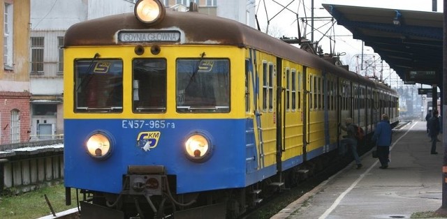 Pociąg SKM na stacji w Słupsku.