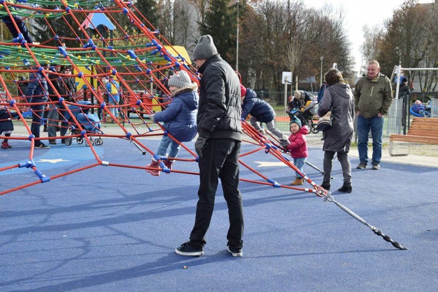 Dziś o godzinie 11.00 uroczyście otwarto Park Jedności na...