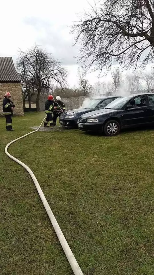 W niedzielę straż acy z OSP Wierzbica zostali wezwani do pożaru samochodu.