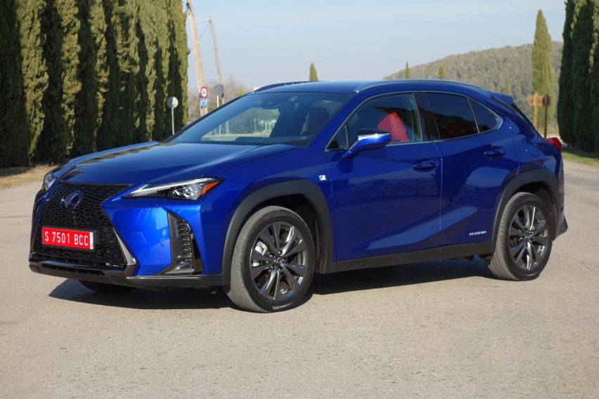 Lexus UX...