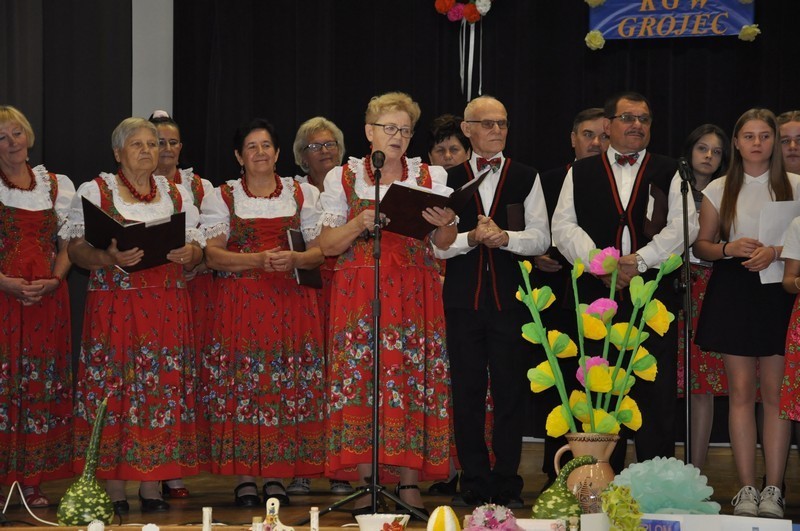Koło Gospodyń Wiejskich w Grojcu świętowało jubileusz 60-lecia. Były gratulacje, życzenia i "Sto lat" [ZDJĘCIA]