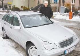 - Mój samochód cenię za komfort jazdy i bezawaryjność - mówi pan Arkadiusz. (fot. Andrzej Jagiełła)