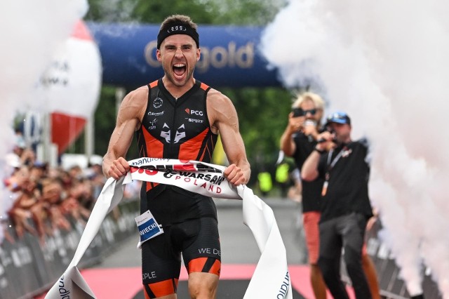 Ironman w triathlonie to: 3.8 km pływania, 180 km na rowerze i maraton do przebiegnięcia (42.2 km)