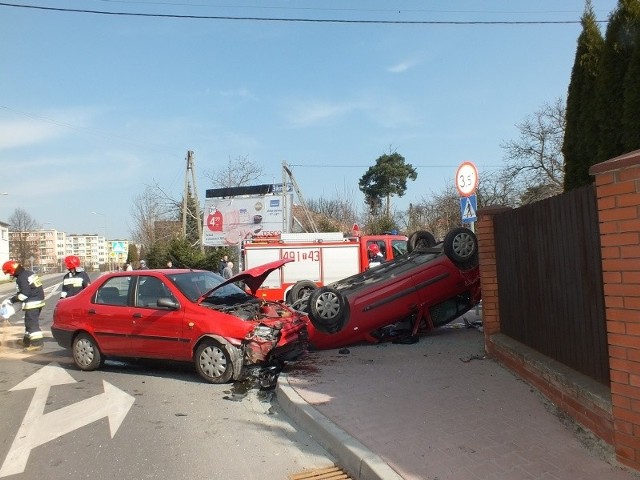 Dwa samochody zderzyły się na skrzyżowaniu ulic Partyzantów i Mrozowskiego.