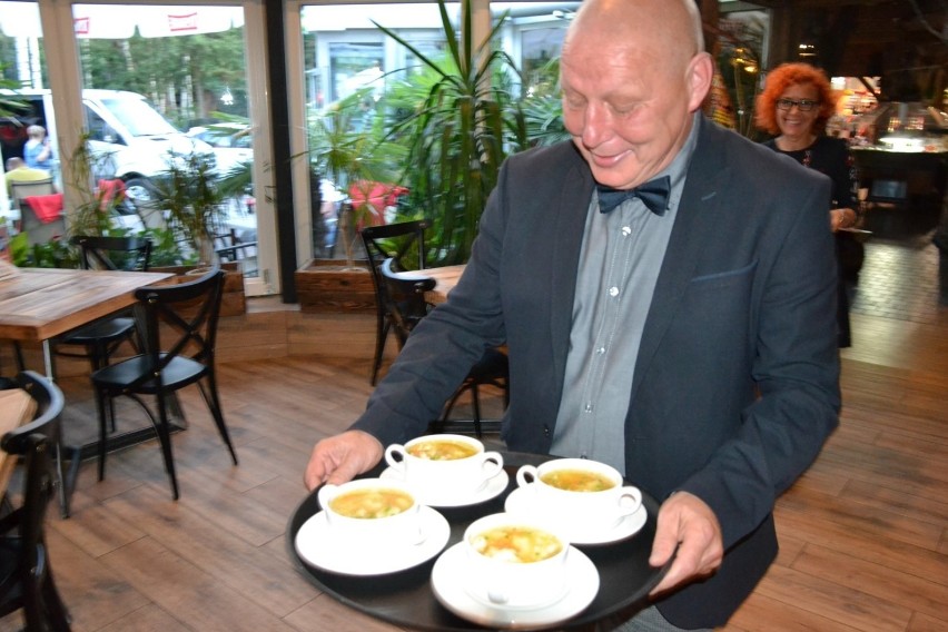 Jasnowidz Krzysztof Jackowski kelnerem