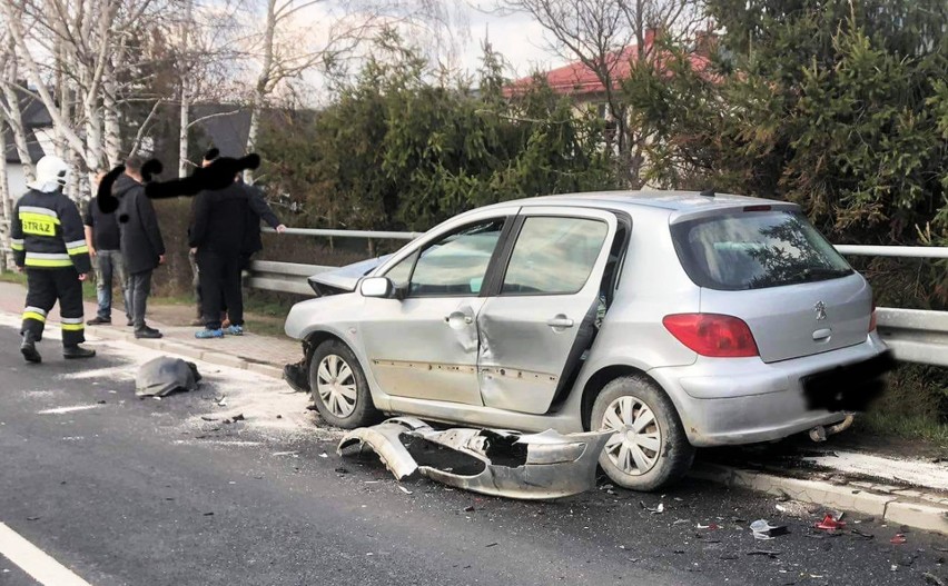 Jedna osoba w szpitalu po zderzeniu dwóch samochodów w Mszanie Dolnej