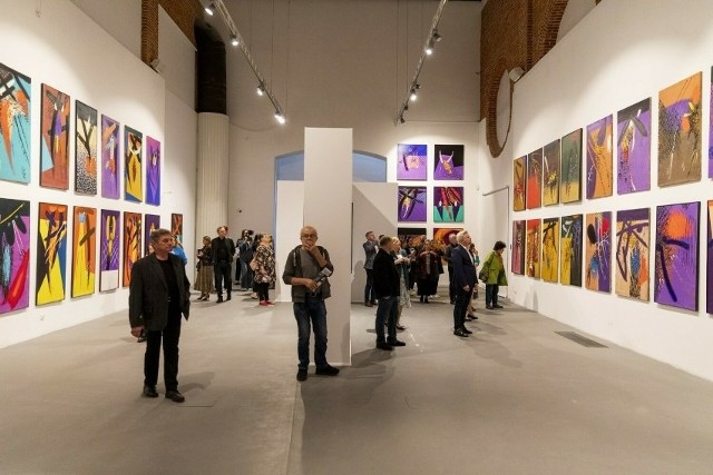 W piątek, o godz. 13.00, będzie można wziąć udział w oprowadzaniu i warsztatach wokół aktualnie prezentowanych wystaw: między innymi po wystawie „Rajmund Ziemski. Znak i kolor”.