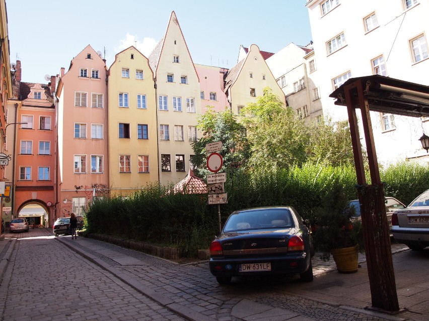 Rynek od tyłu straszy. Brud, smród i ubóstwo [ZDJĘCIA]