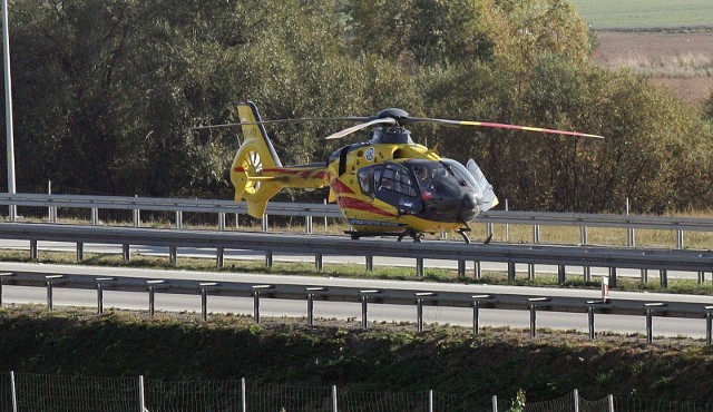 Poważny wypadek na autostradzie A1 w miejscowości Unisławice (gmina Kowal, pow. włocławski). W zderzeniu dwóch samochodów osobowych ranne zostały dwie osoby.