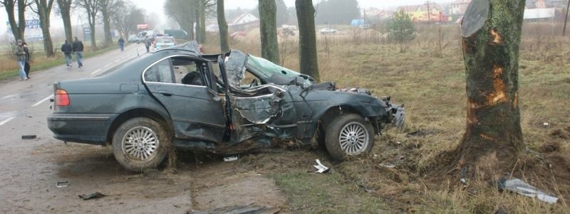 Tragiczny wypadek na Alei. Kierowca zginął na miejscu. Prawo jazdy miał pół roku. Zobacz zdjęcia