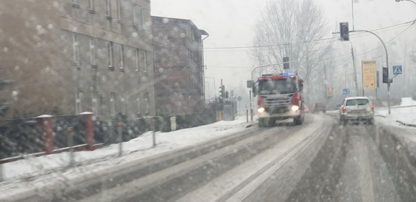 Uwaga! W Mysłowicach zderzenie dwóch autobusów. Są utrudnienia ZDJĘCIA