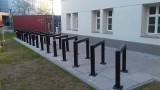 Nowe stojaki rowerowe we Wrocławiu. Politechnika zaliczyła wpadkę?