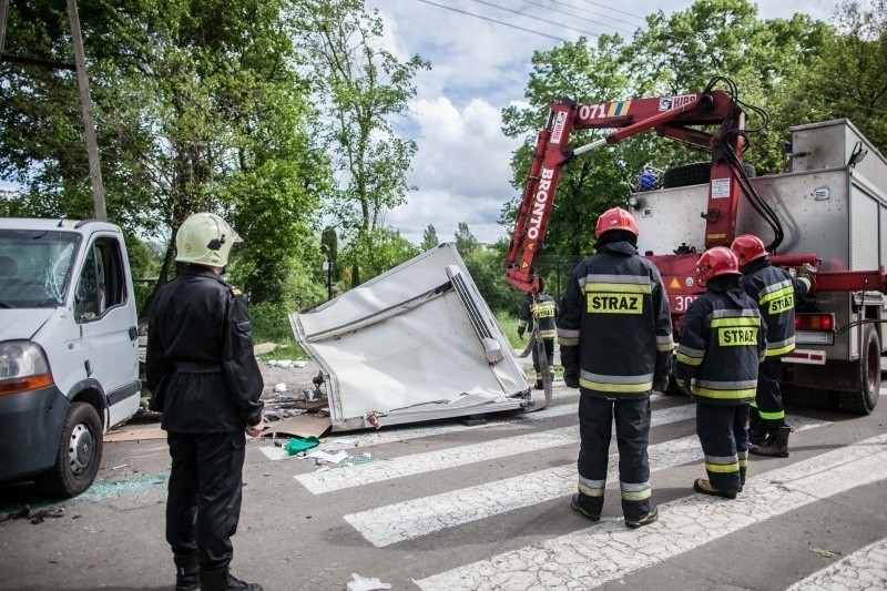 Wypadek na Srebrzyńskiej. Przekoziołkowało auto [FILM, zdjęcia]