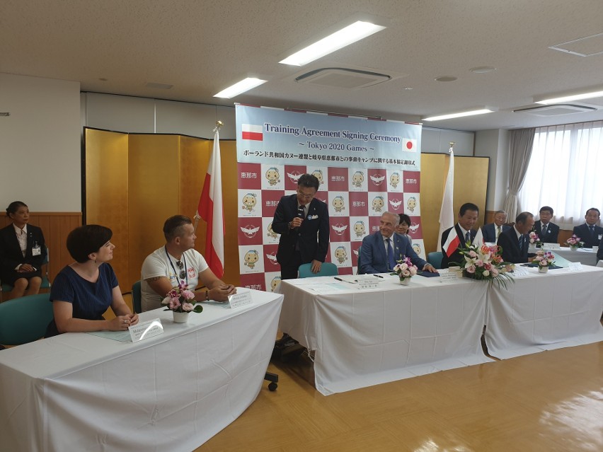 Witał ich burmistrz i kilkaset osób. Polacy na zwiadach w Tokio