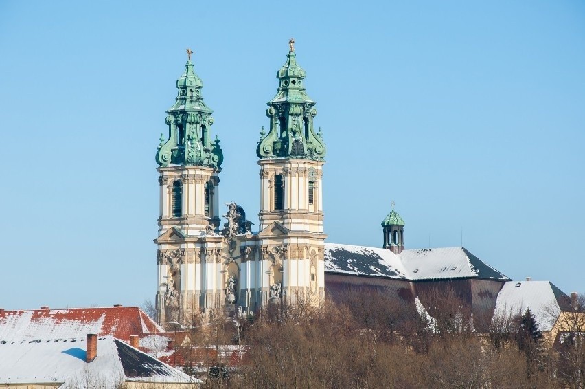 W bazylice w Krzeszowie znajdują się relikwie św. Walentego,...