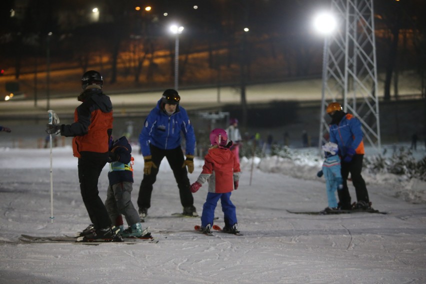 Na Górce Środulskiej w Sosnowcu wyciągi już działają. Są...