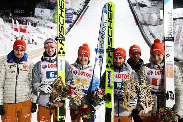 Od lewej: Stefan Horngacher, Karl Geiger, Stephan Leyhe, Markus Eisenbichler, Constantin Schmid