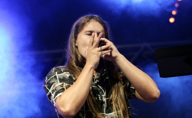 Samuel Owczarek w czasie konkursowego przesłuchania grał na trzech harmonijkach.  Dmuchał rewelacyjnie!