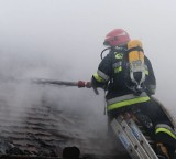 Kołuda Mała. Trwa dogaszanie pożaru zabudowań gospodarczych. Zwierzęta uratowane 