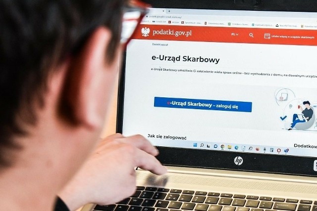 Rosnąca popularność wynika z wygody. Usługa Twój e-PIT działa przez całą dobę i można z niej korzystać na dowolnym urządzeniu podłączonym do internetu.