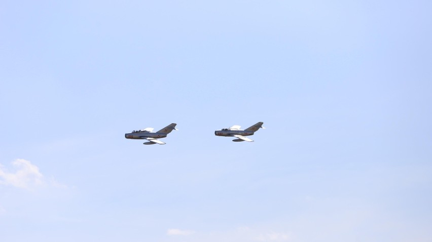 Pokaz samolotów LIM-2 w Radomiu.