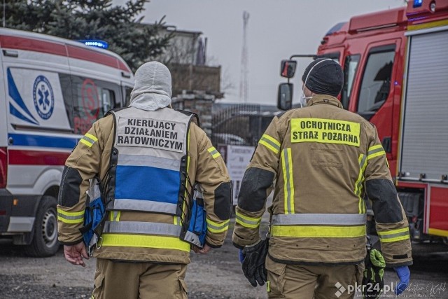 Osoba znajdowała się w jednym z lokali przy ul. Klasztornej w Koźminie Wielkopolskim. Na miejsce udały się dwa zastępy z Jednostki Ratowniczo-Gaśniczej Państwowej Straży Pożarnej w Krotoszynie oraz zastęp z Ochotniczej Straży Pożarnej w Koźminie Wielkopolskim.