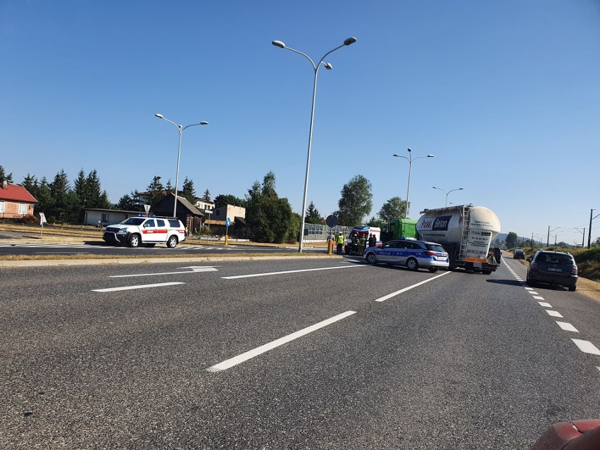Zderzenie ciężarówki z osobówką na Krakowskiej w Kielcach. Były utrudnienia
