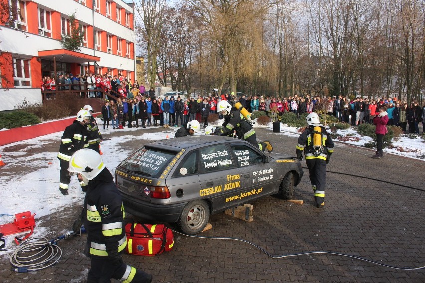 WOŚP 2016: Szkolny Patrol 18 Gimnazjum w Katowicach już zaczął zbiórkę