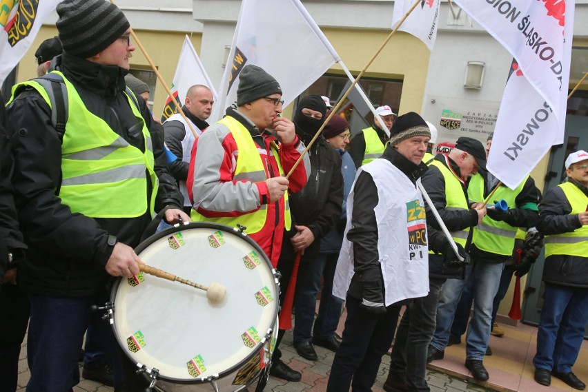 Manifestacja pracowników ZEC w Katowicach