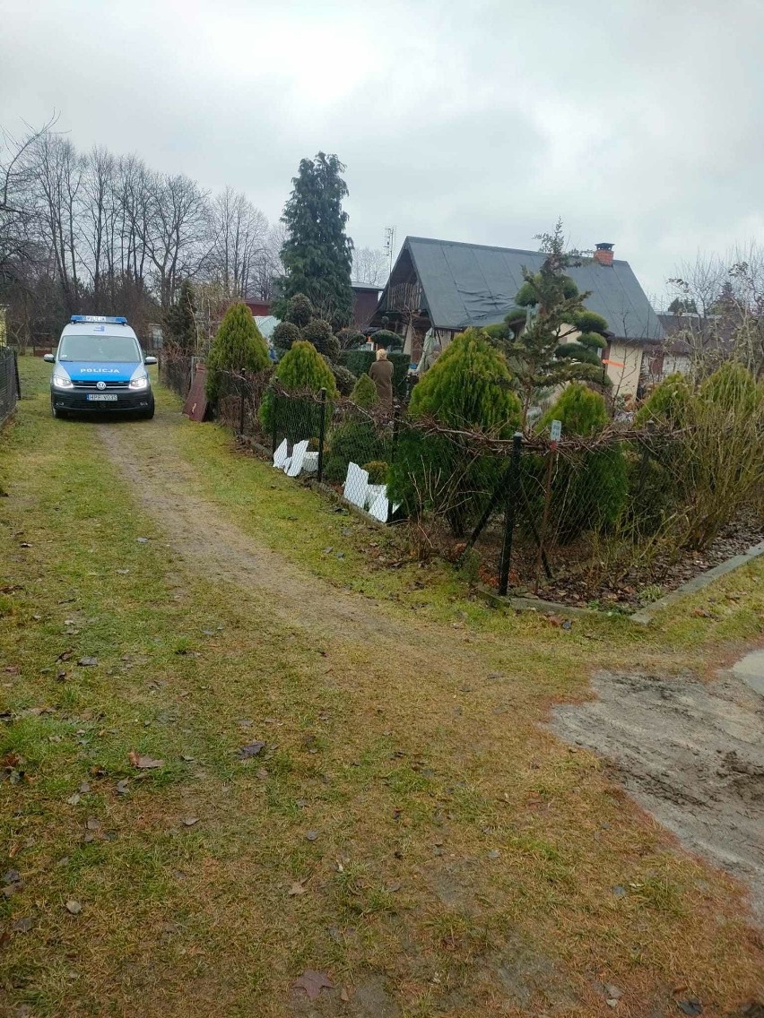 Tragedia w Zduńskiej Woli. Mężczyzna utonął w oczku wodnym