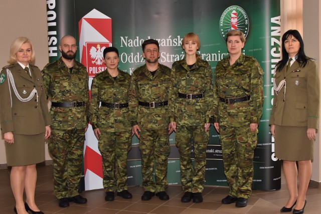 W piątek (28.02) w szeregi straży granicznej wstąpiło pięciu nowych funkcjonariuszy.