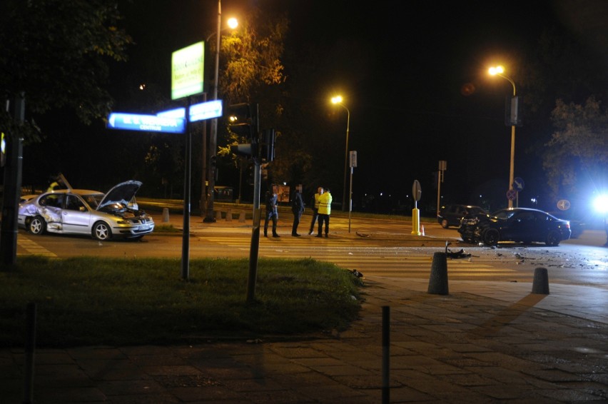 Wypadek na skrzyżowaniu Wernera i Mireckiego w Radomiu....