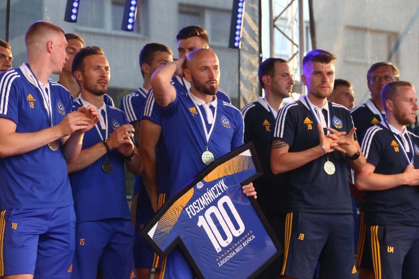 Na stadionie na Cichej Ruch Chorzów hucznie pożegnał się z...