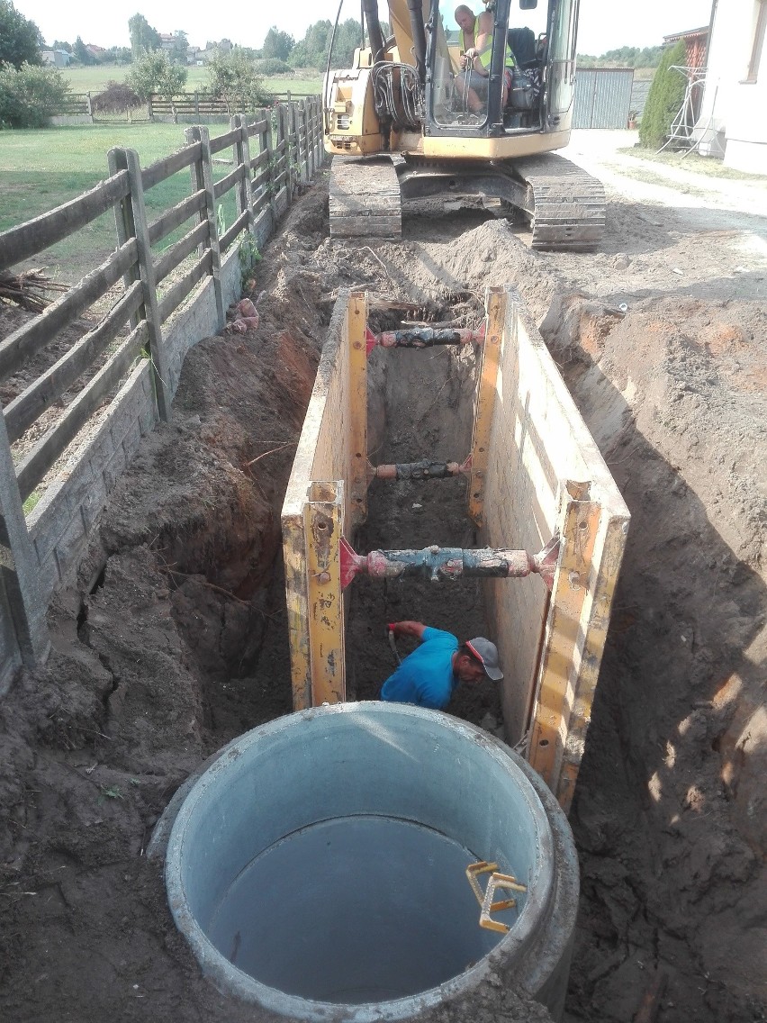 Rozrasta się kanalizacja w gminie Radoszyce. Jakie miejscowości obejmie kolejny etap rozbudowy?