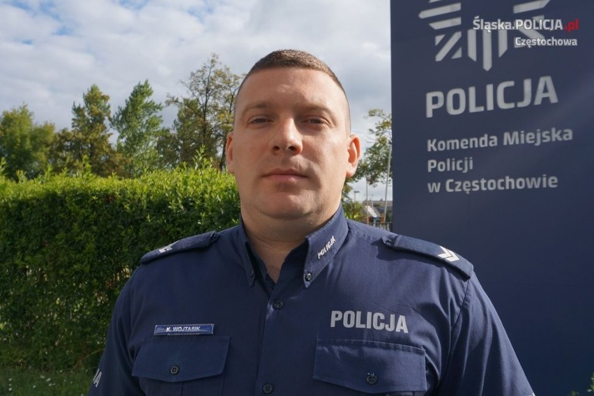 Starszy sierżant Kamil Wojtasik, dzielnicowy z Poczesnej,...