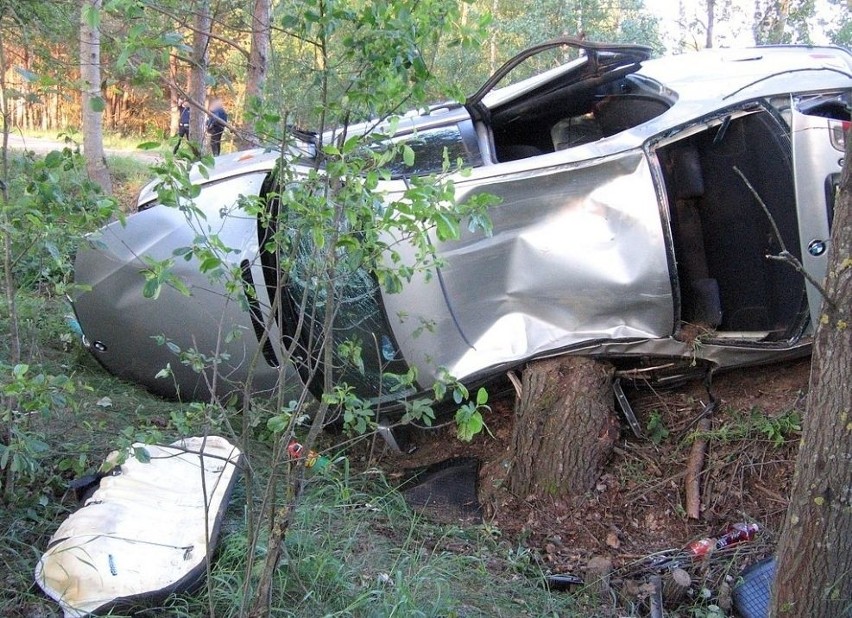 Wypadek BMW niedaleko Trześcianki