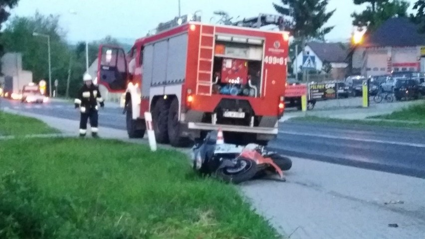 Wypadek motocykla i opla. Motocyklista uciekł z miejsca zdarzenia