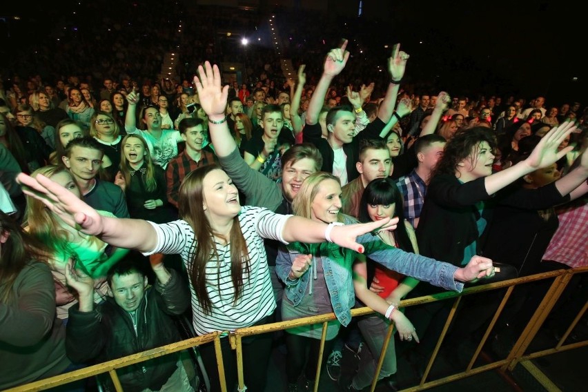 Koncert z gwiazdami disco polo w Kielcach. Przyszły tłumy!