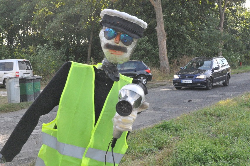 Mieszkańcy twierdzą, że odkąd fałszywy policjant stanął przy...