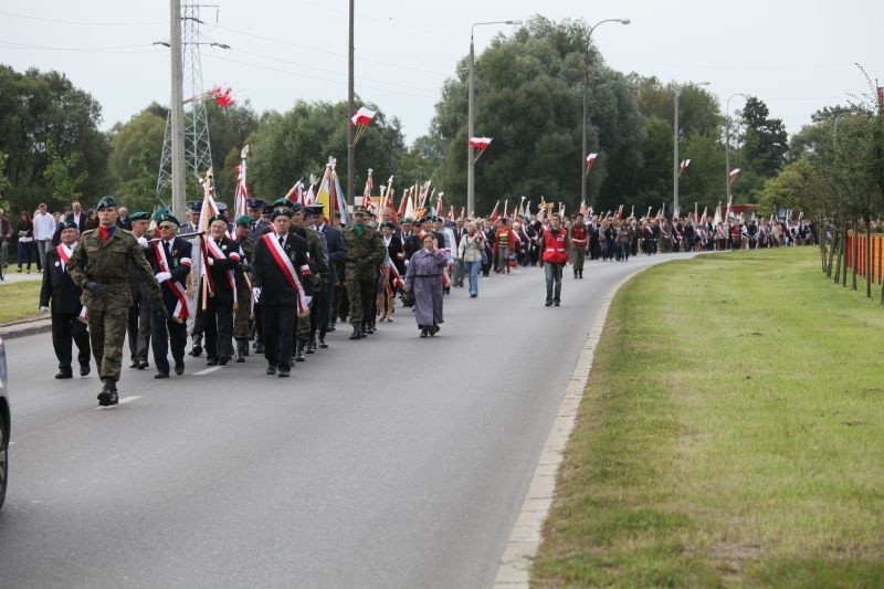 11 tys. osób wzięło udział w Marszu Żywej Pamięci Polskiego Sybiru [ZDJĘCIA]