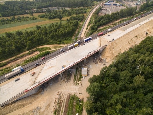 Generalna Dyrekcja Dróg Krajowych i Autostrad nakazała rozbiórkę prawych jedni na dwóch wiaduktach na węźle „Częstochowa Jasna Góra”