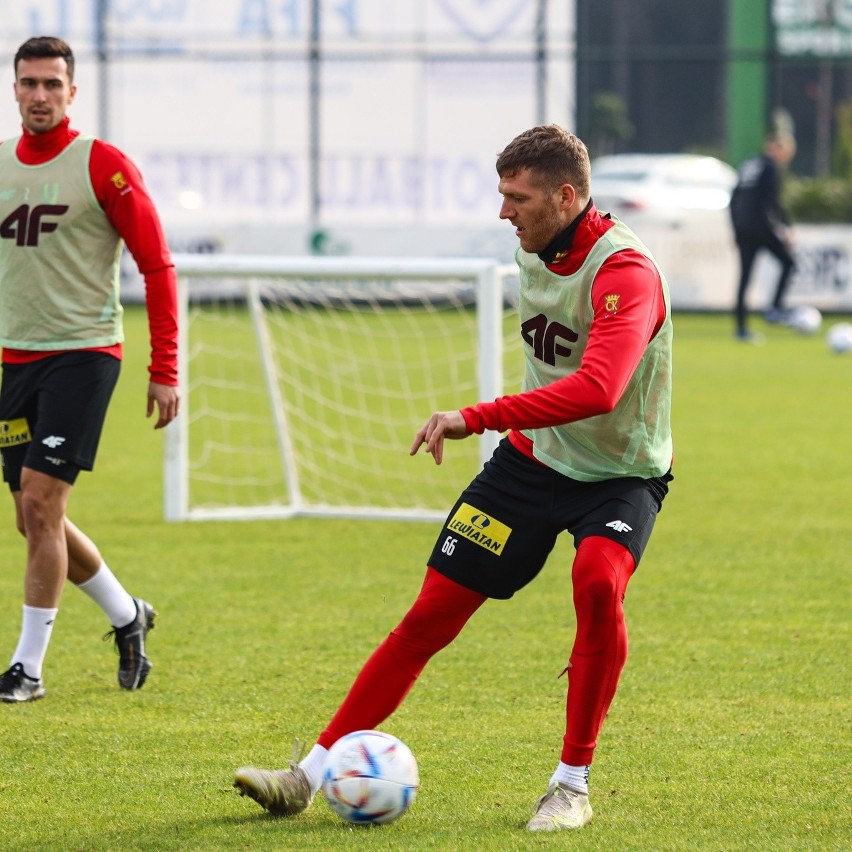 W pierwszym sobotnim sparingu w Turcji piłkarze Korony Kielce zremisowali z niemieckim zespołem 1.FC Lokomotive Lipsk 0:0