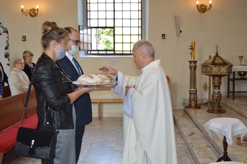 Msza dożynkowa w Trzebielinie. Dzielono się chlebem