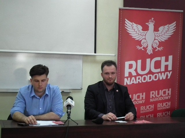 Witold Tumanowicz (z prawej) i  Norman Czarnecki przybliżali słuchaczom idee swojej partii.