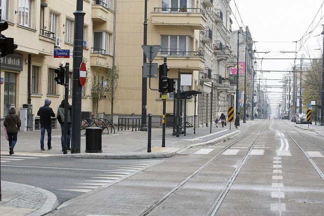 Na ul. Kilińskiego nie można dojechać autem. Tramwajem też nie, bo jeszcze nie oddano do użytku nowego dworca Fabrycznego